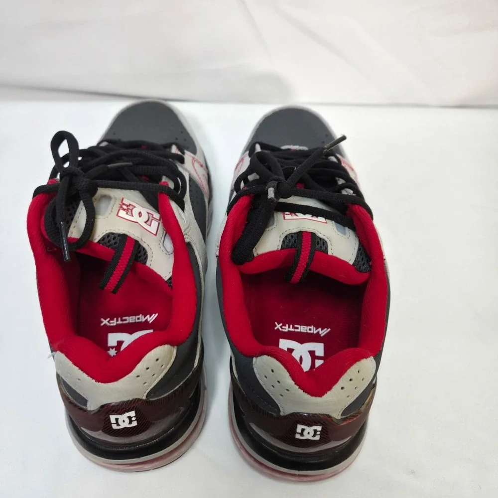DC Versaflex Impact Fx Training Skate Shoe Mens Size 7.5 rare vintage Red Grey